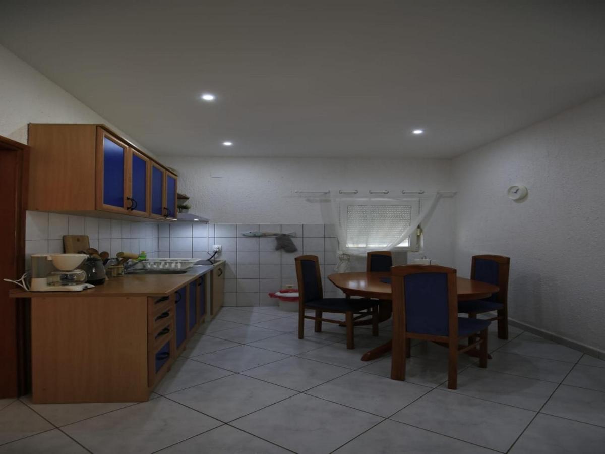 Apartment Barbara Вир Екстер'єр фото